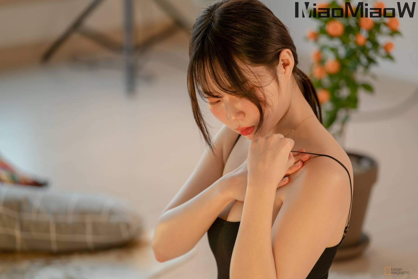 [Korean Realgraphic] NO.014 Myua – Self Oil Massage [4P+4V-8.04GB]-色懒妙妙窝